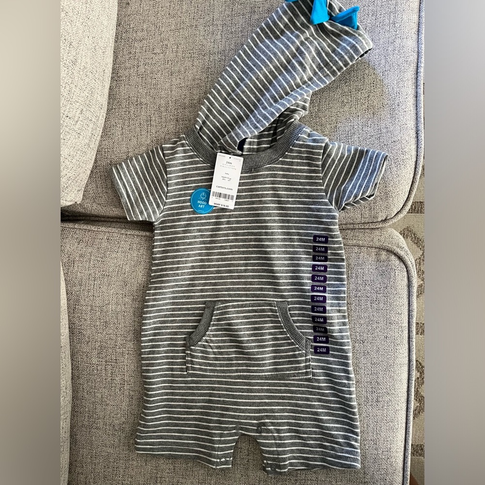 Carter’s Hooded Onesie 24m